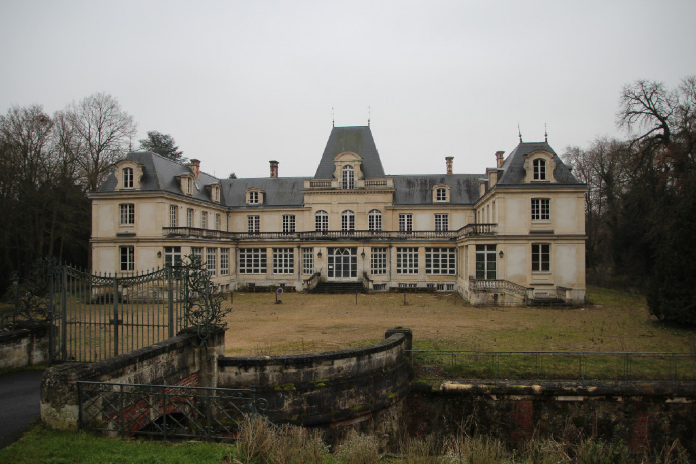 Le château, centre de formation dans le domaine du transport et de la logistique depuis plusieurs décennies, va connaître un nouvel essor. ©Aletheia Press/Benoit Delabre)