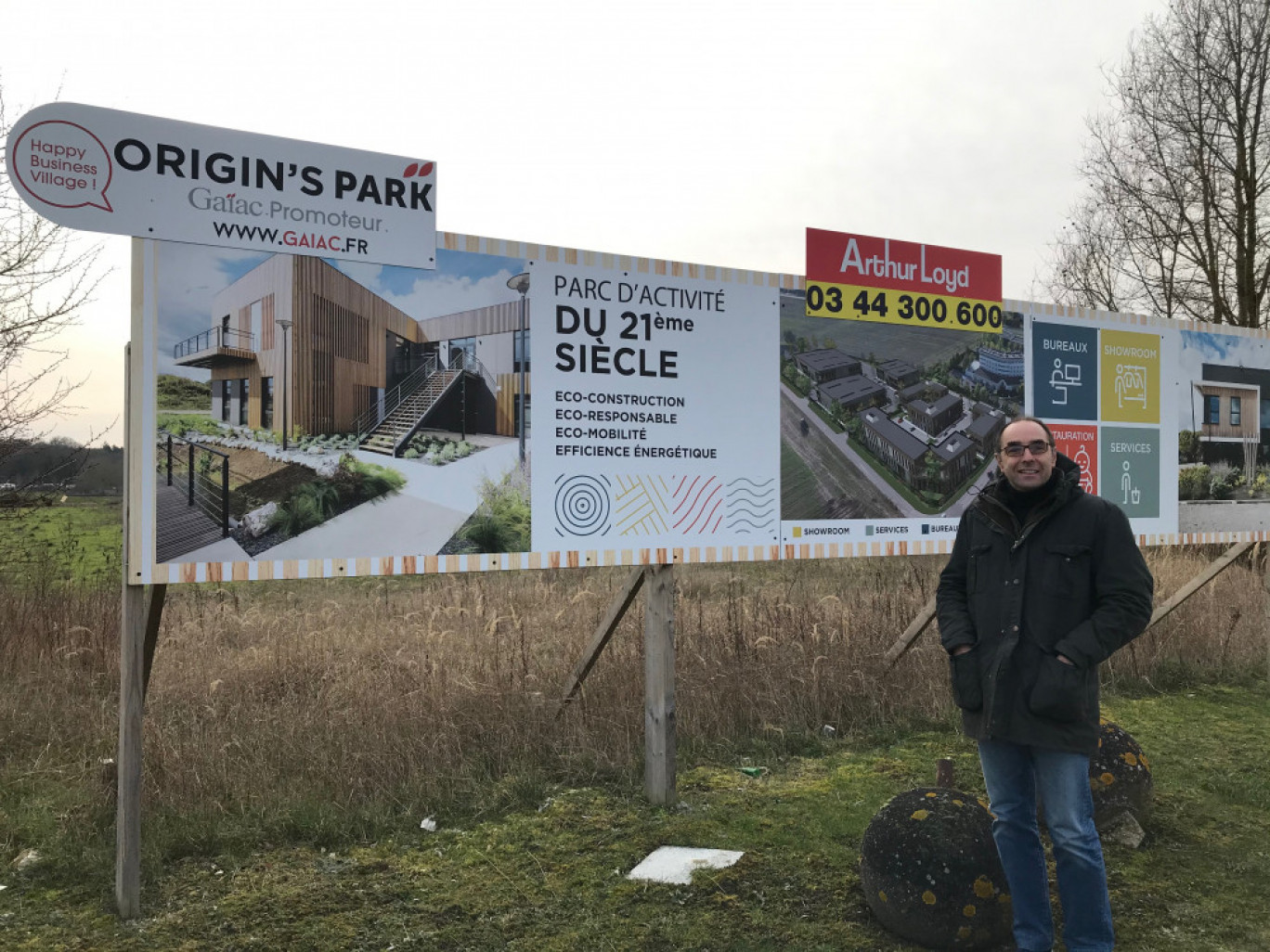 Édouard Boussion devant le futur chantier Origin's Park. 