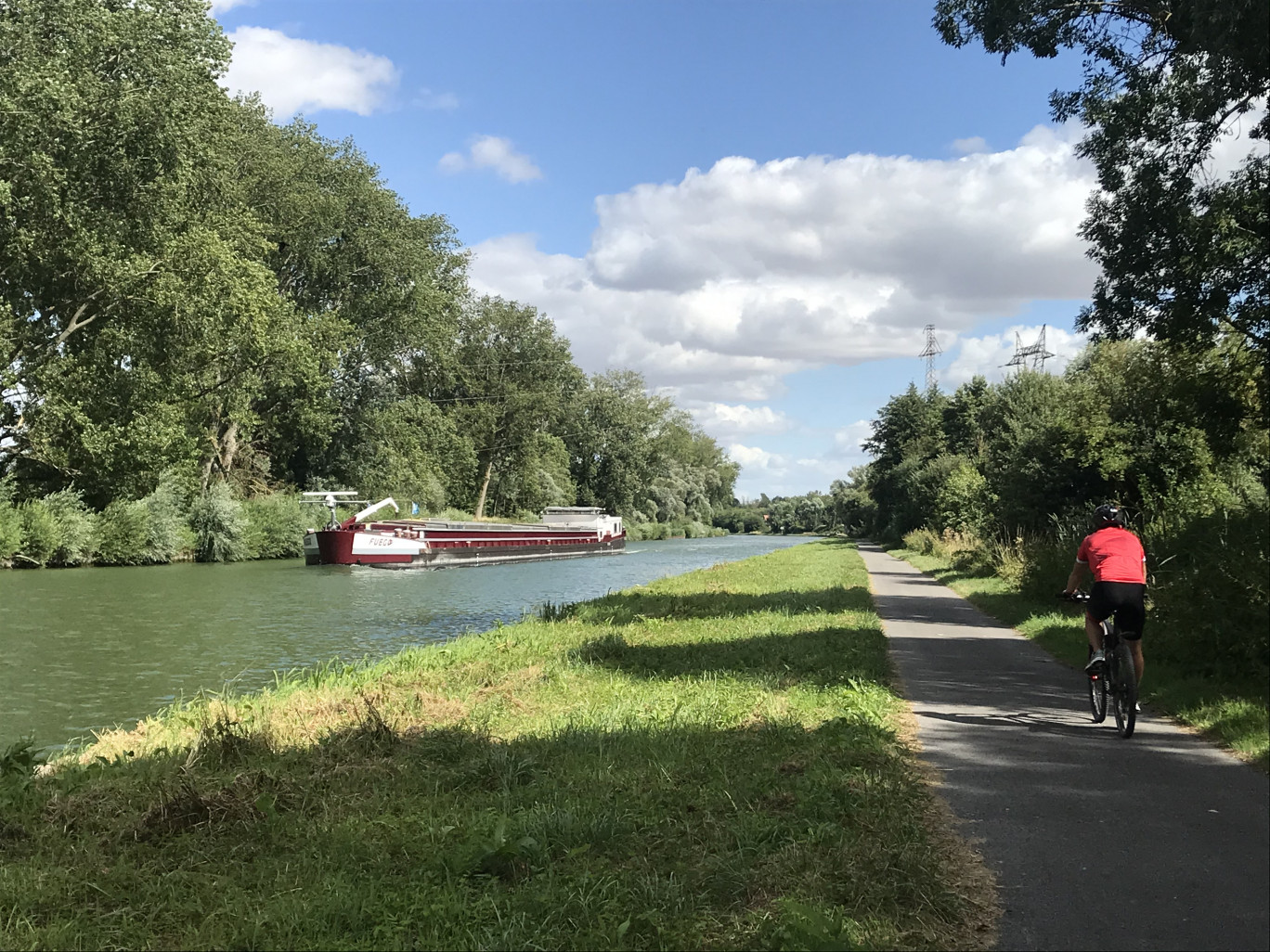 Le long du canal de la Somme.(c)Olivier Razemon