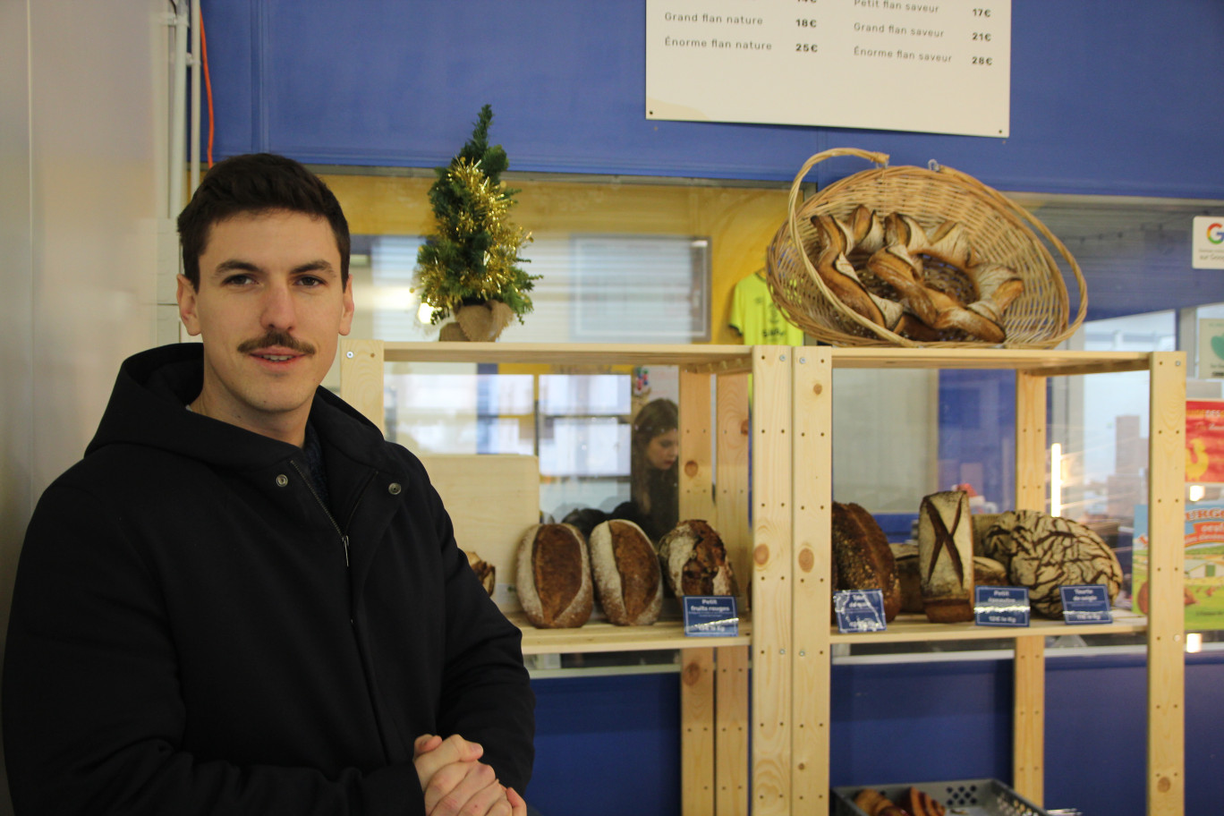 Paul Jaffré, Directeur général, présente l'offre boulangerie de la Maison Savary. (c) Aletheia Press / B. Delabre