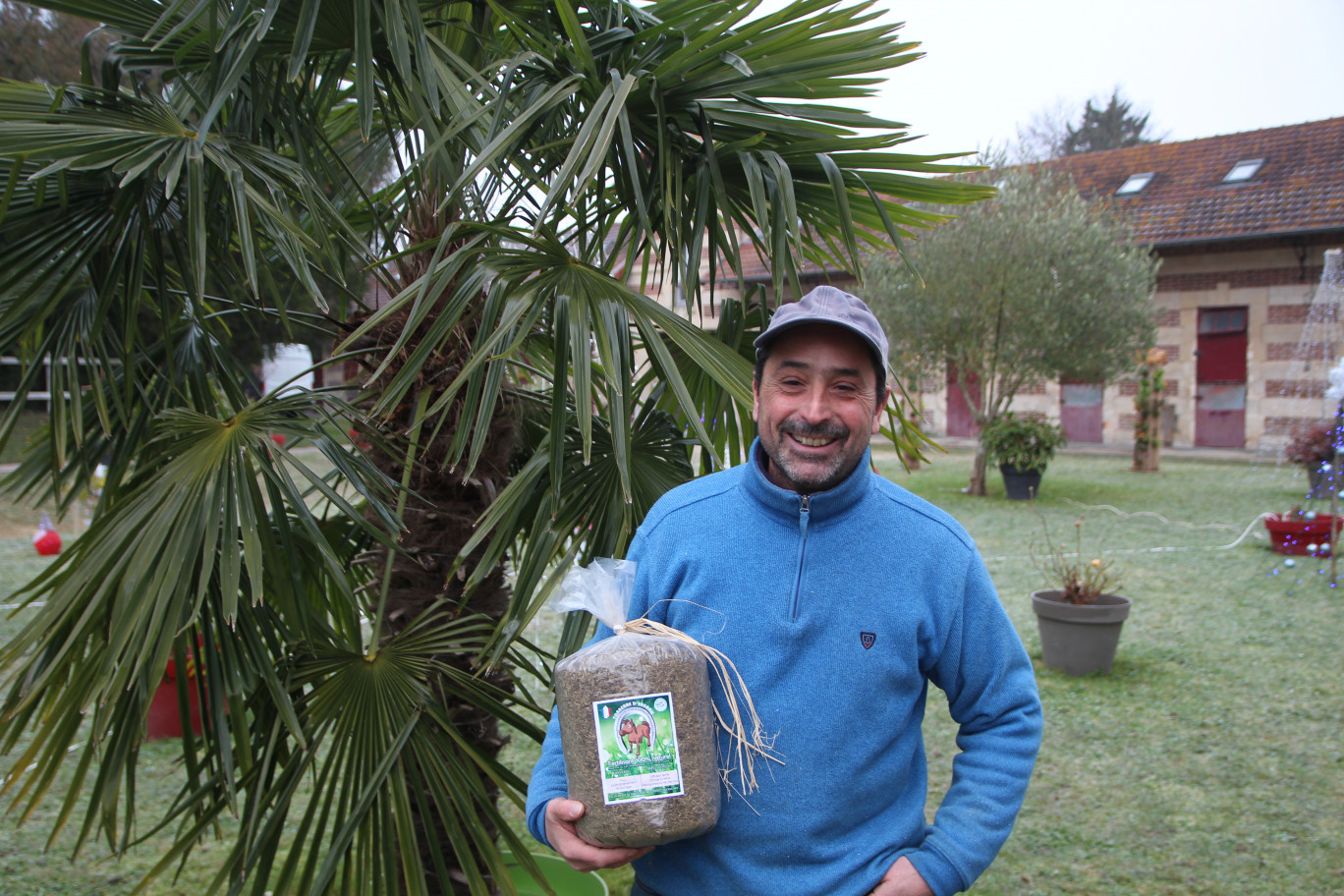 Thierry Benaphtali arpente les salons dans toute la France pour présenter son produit Tonnerre d'engrais. (c) Aletheia Press / B.Delabre