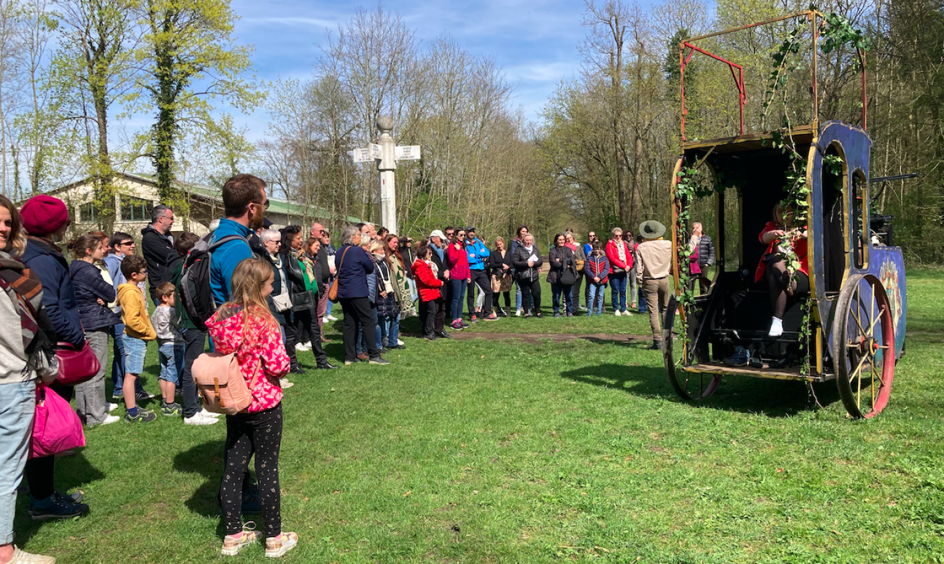 Dans la forêt de Compiègne assistez le 03 juillet et le 28 août à 11h et 14h30 à une Impériale Visite gui(n)dée. (© Office de Tourisme)