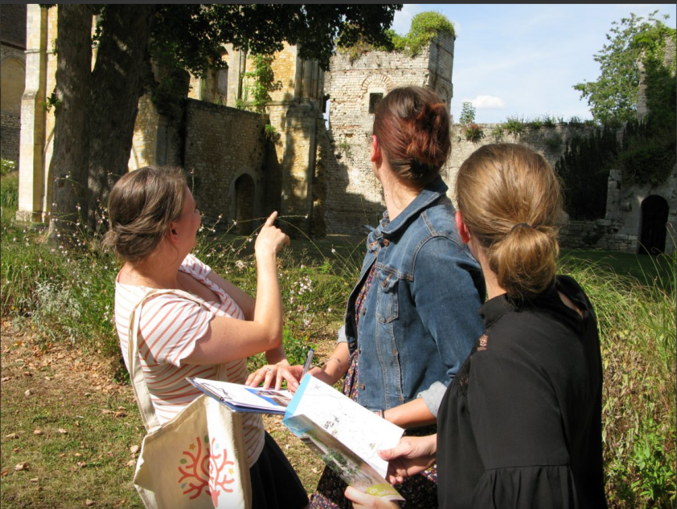 Le jeu de piste « le manuscrit vandalisé » a été entièrement réalisé par l’office de tourisme de Chantilly-Senlis. (© Chantilly Senlis Tourisme.)