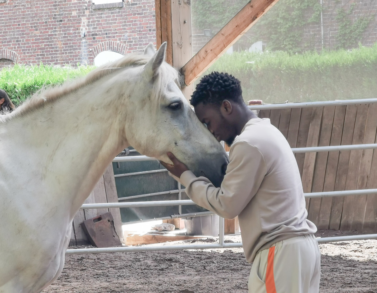 Simon a découvert cette énergie en lui grâce au cheval. 