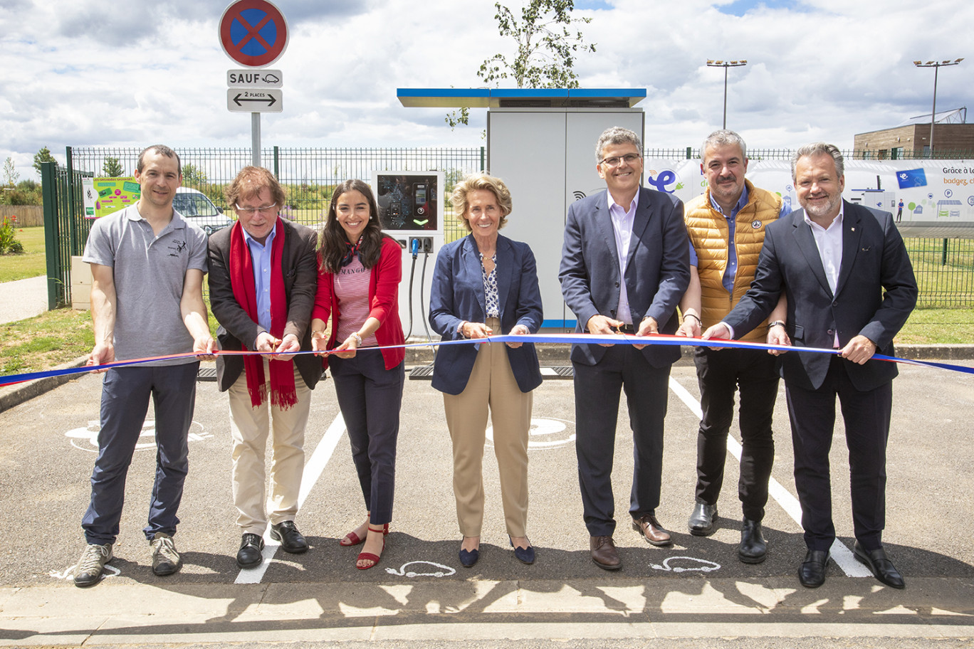 Ce vendredi 1er juillet, Caroline Cayeux, Maire de Beauvais et Présidente de la Communauté d’Agglomération du Beauvaisis était présente pour inaugurer une première tranche de 8 stations. (©JFBouché-VilleDeBeauvais )