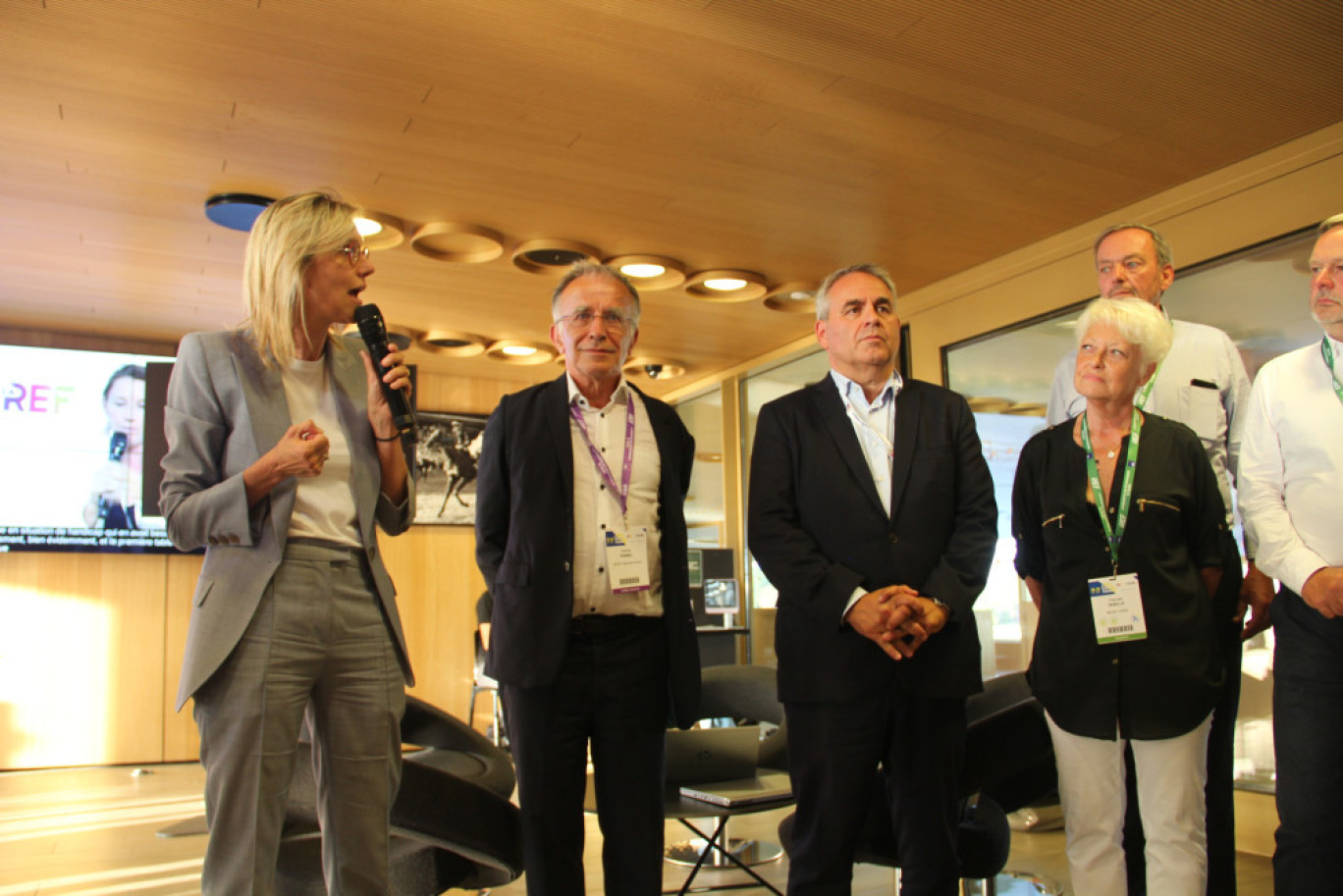 Agnès Pannier-Runacher, ministre de la Transition Energétique, accompagnée de Patrice Pennel, président du Medef Hauts-de-France et Xavier Bertrand, président de la Région Hauts-de-France.