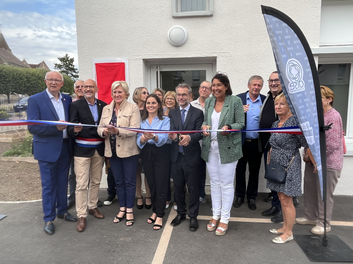 La médiathèque a été inaugurée le 2 septembre en présence des politiques locaux, représentants de l'Etat, la Région et le Département.