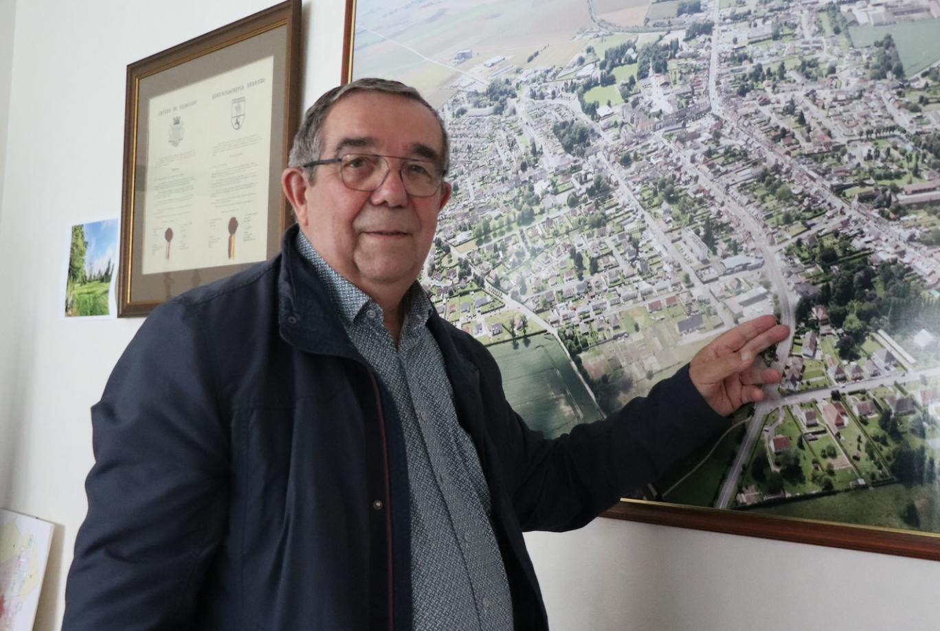 Jacques Larcher, maire de Grandvillers depuis 2001, avance avec Petites villes de demain. (c)DR