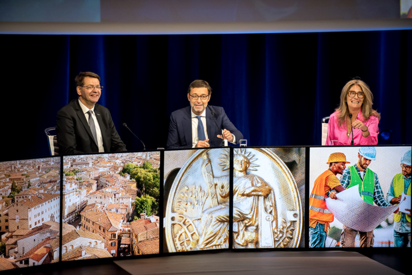 Patrice Vergriete, ministre chargé du Logement, était présent pour répondre à certaines interrogations de la profession, notamment à propos de la rénovation énergétique.  De gauche à droite, Patrice Vergriete, ministre chargé du Logement,Yves Delecraz président du 119e congrès et Sophie Sabot-Barcet, présidente du CSN. (c) CSN  