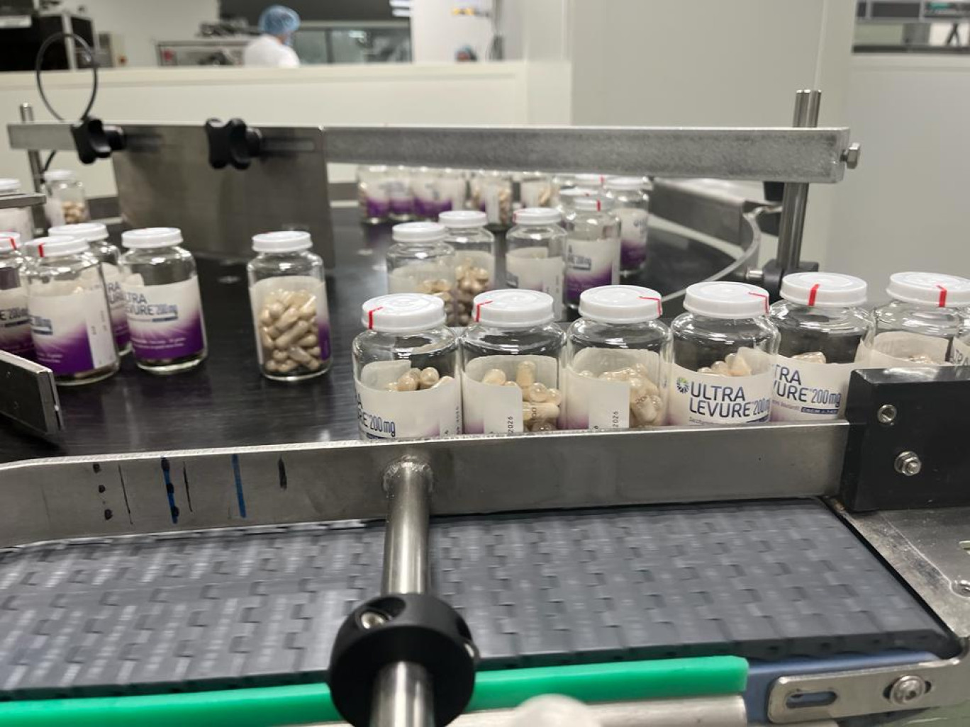 Entre 20 000 et 25 000 boîtes de pilules d'Ultra Levure sont fabriquées sur une ligne de production par jour. (c)VK