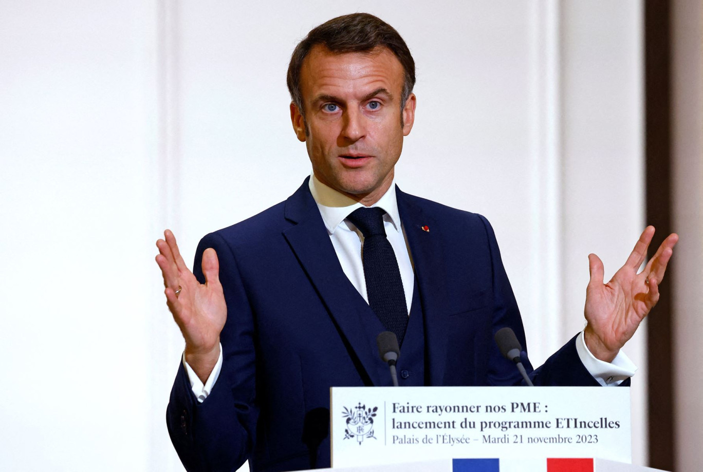«Tout le temps passé sur l'administratif, c'est du temps qu'on vous fait perdre», a déclaré Emmanuel Macron devant une centaine de chefs d'entreprises invités à l’Élysée. © SARAH MEYSSONNIER-AFP