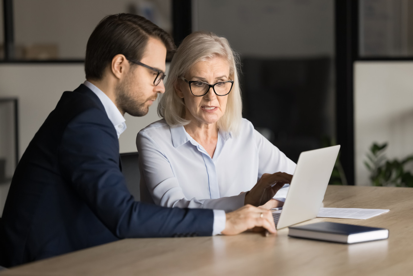 Pour la majorité des Français (89%), il est difficile pour une personne âgée de 50 ans ou plus de trouver un emploi. © Adobe Stock