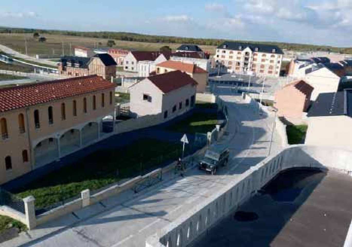 Jeoffrécourt est une ville d’entraînement dont la population serait de 5 000 habitants.