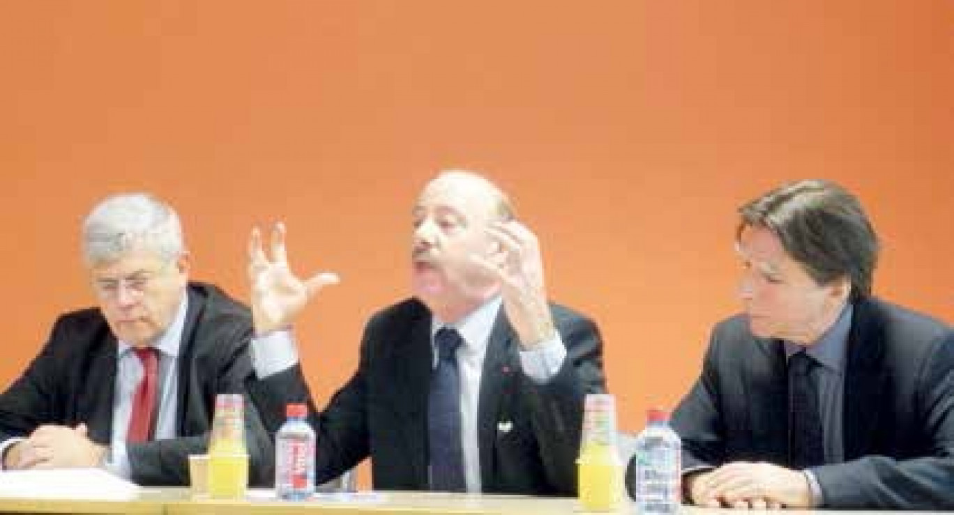 (de g. à d.) Nicolas Bour, Alain Gest et André Alexandre ont tenté de rassurer et de mobiliser autour du canal Seine-Nord