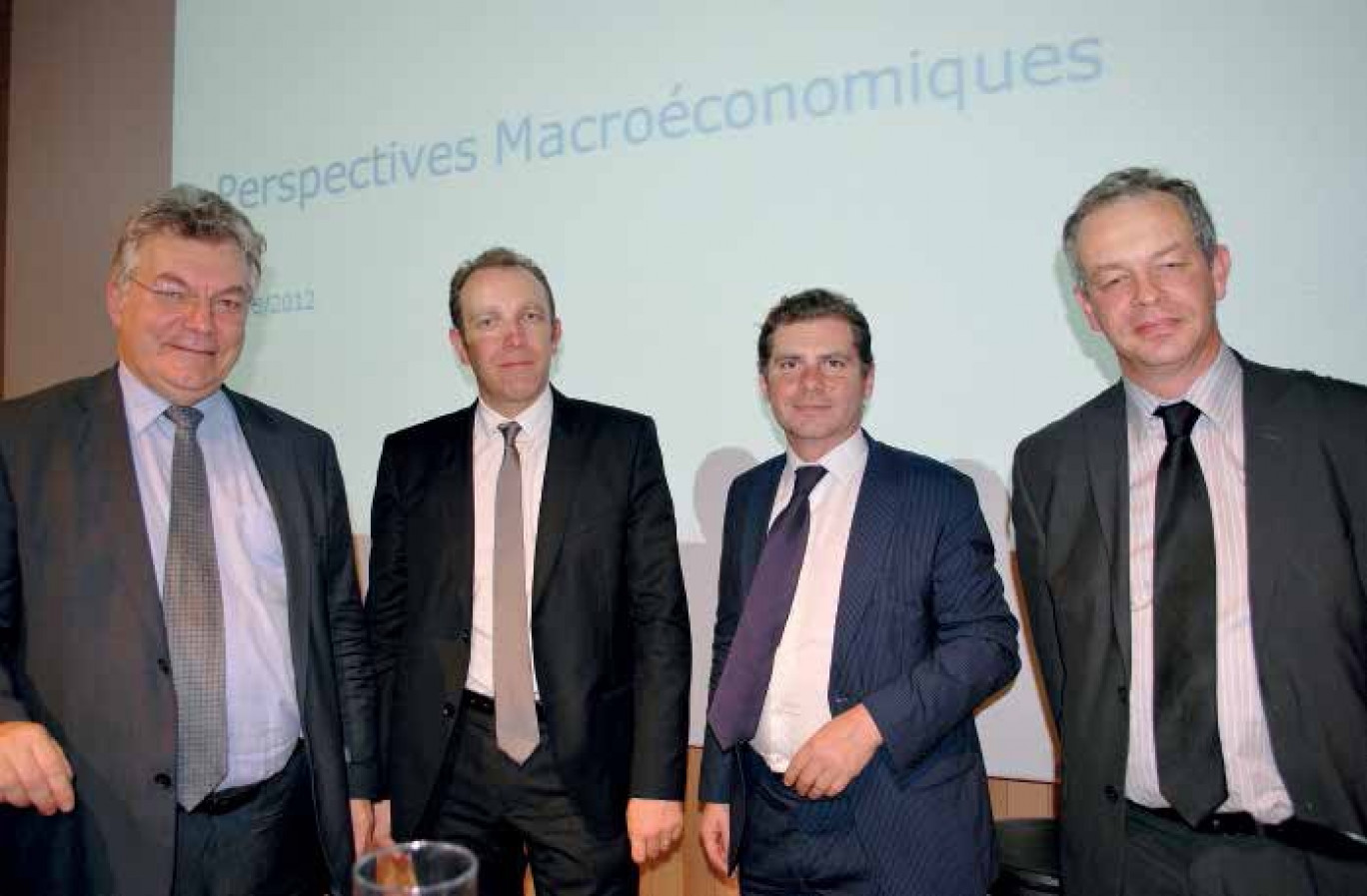 De g. à d., Philippe Waechter, Laurent Roubin, président du directoire de la Caisse d’Epargne de Picardie, Eric Bengel, journaliste financier et Bertrand Wallon, directeur du marché de la gestion privée de la Caisse d’Epargne de Picardie.