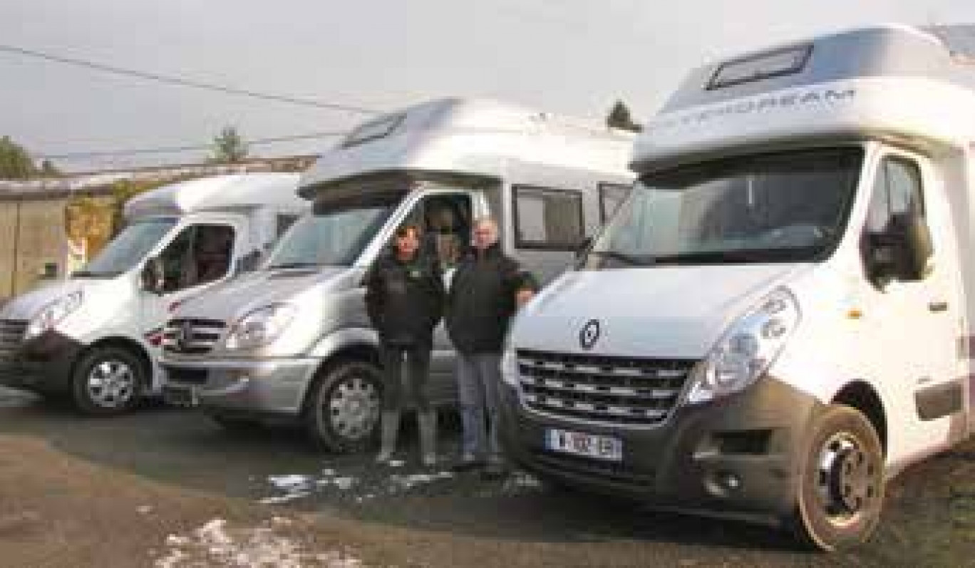 Le couple privilégie les camping-cars monocoques.