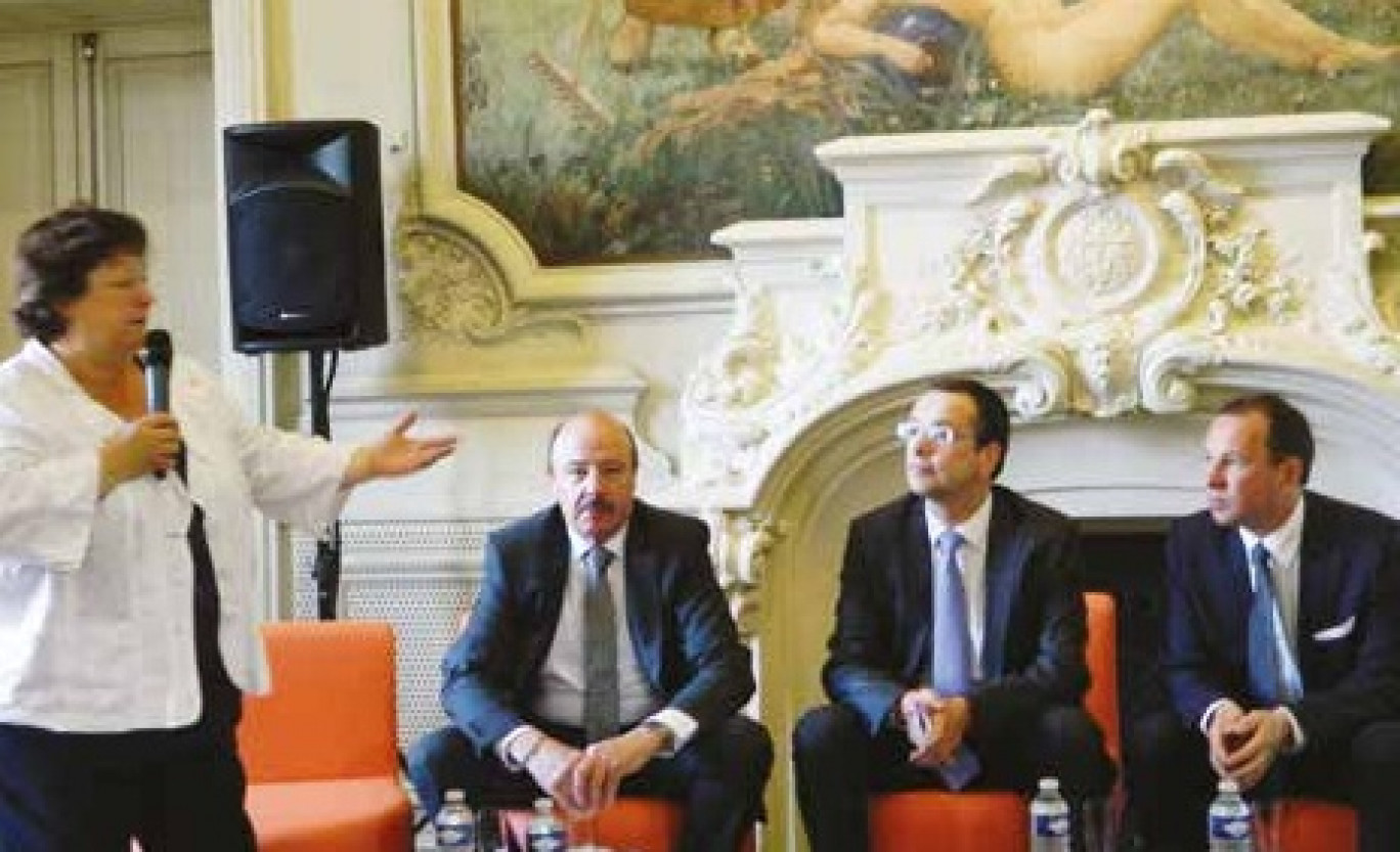 Brigite Fouré, maire d’Amiens, entourée par Alain Gest, président d’Amiens Métropole, Stéphane Conty, membre du bureau de la CCI et Pascal Fradcourt, vice-président d'Amiens Métropole en charge du développement économique. 