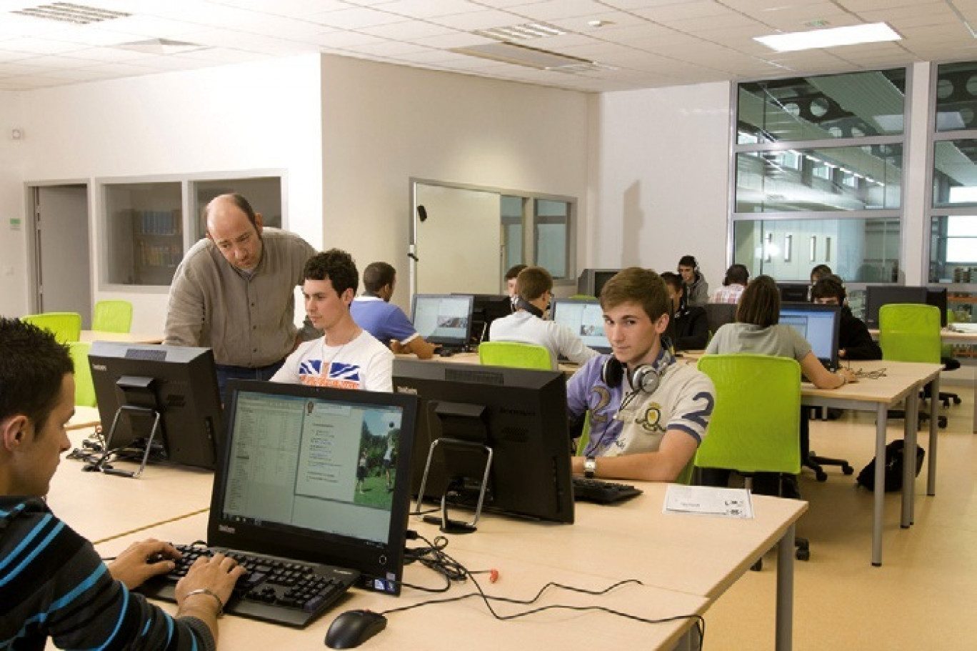 Proméo propose de l’anglais sur l’ensemble des formations bac, BTS, licences, masters et écoles d’ingénieur. 