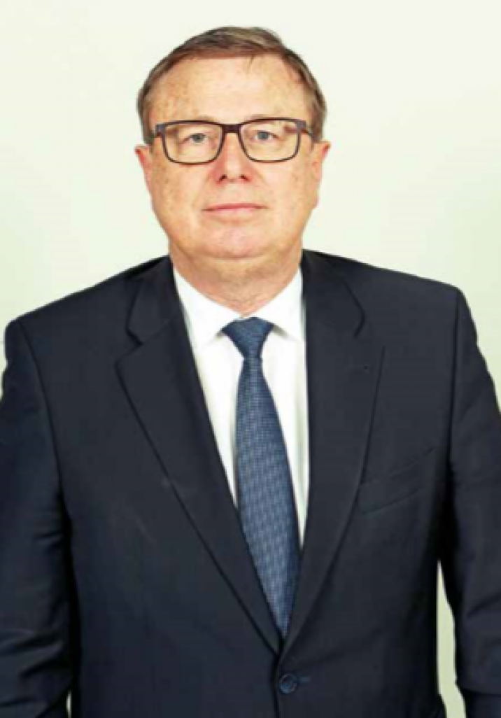 Philippe Rapeneau est élu au Conseil régional du Nord-Pas-de-Calais depuis 1998.