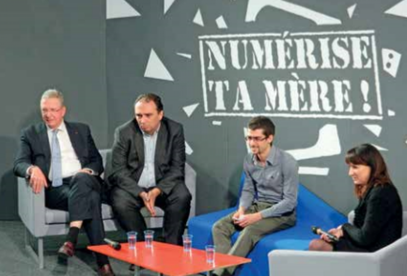 Le premier direct de Numérise Ta mère a permis de mener une réflexion sur la nécessité de former les scolaires au numérique.
