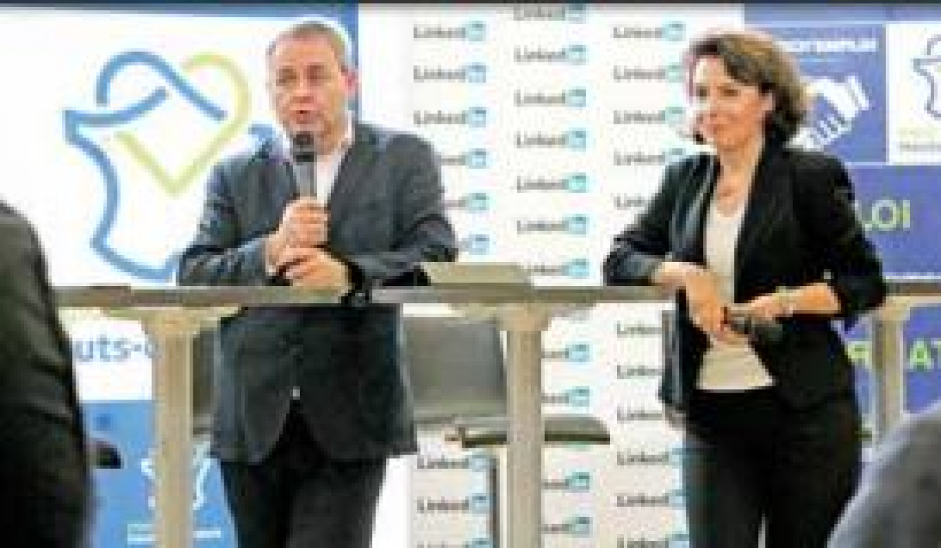 Xavier Bertrand, président de la région Hauts-deFrance, et Fabienne Arata, country manager de LinkedIn France.