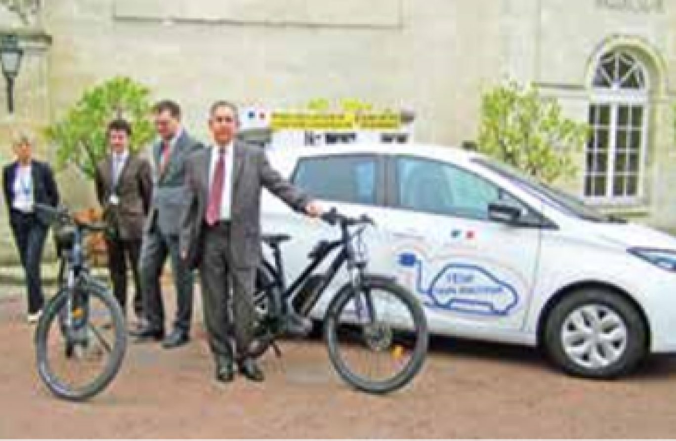 Les agents des services de la préfecture disposent déjà d’un véhicule électrique et bientôt sans doute de vélos. 
