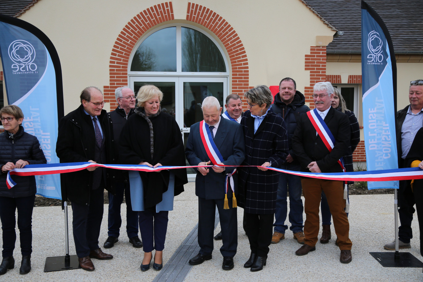 De nombreux élus étaient présents.