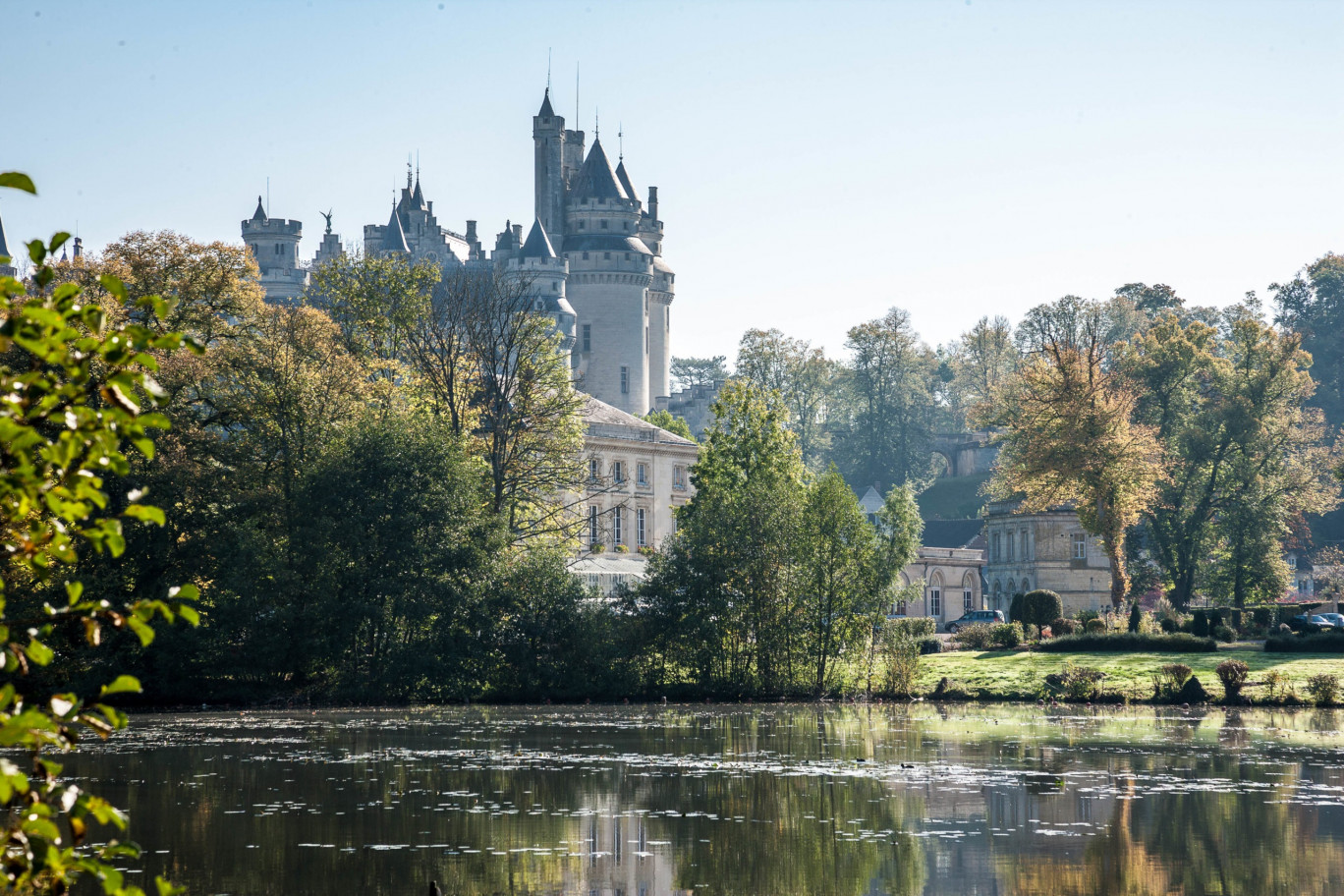 Les retraités veulent partir à la découverte du patrimoine local (en photo : le château de Pierrefonds). (C)AdobeStock