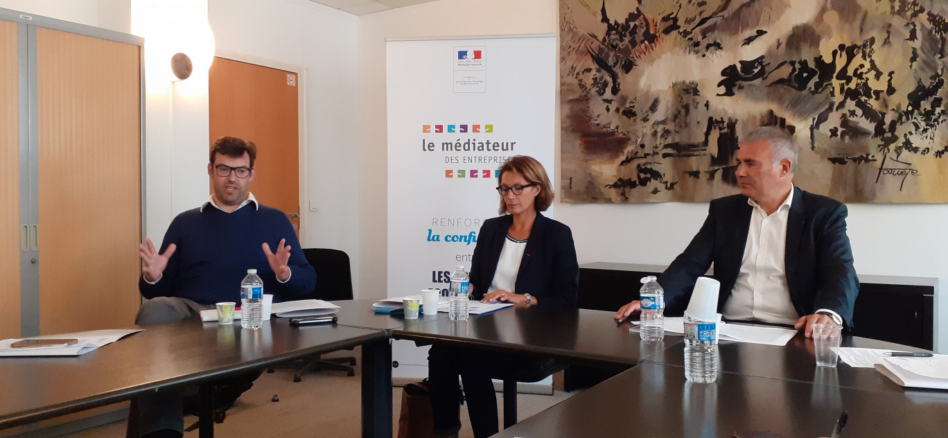 De gauche à droite : Philippe Lafon, fondateur de Skillbase, Stéphanie Pauzat, vice-présidente
déléguée à la CPME, Pierre Pelouzet, Mediateur des entreprises.